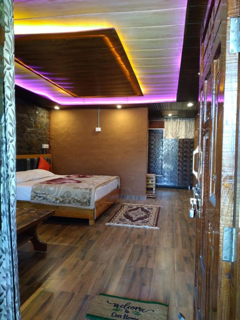 Nature Villaas Basa Homestay Pauri Esterno foto