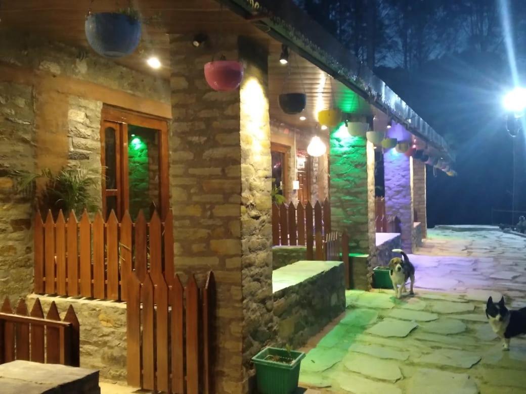 Nature Villaas Basa Homestay Pauri Esterno foto