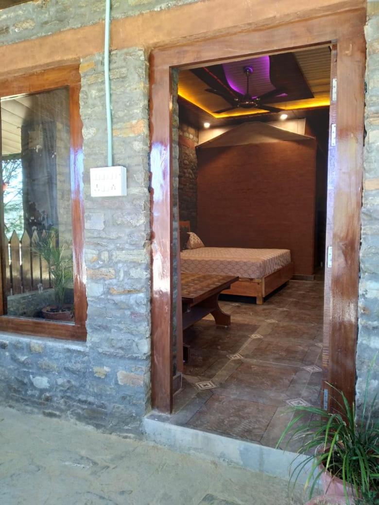 Nature Villaas Basa Homestay Pauri Esterno foto