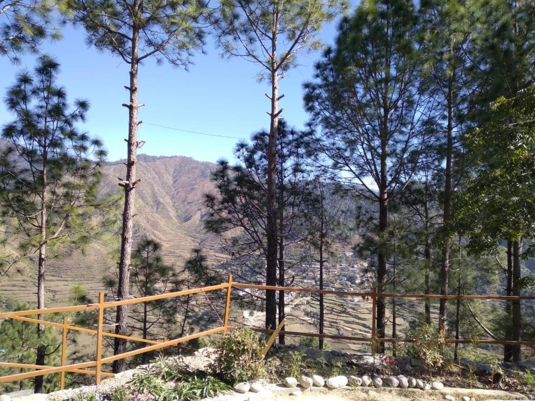 Nature Villaas Basa Homestay Pauri Esterno foto