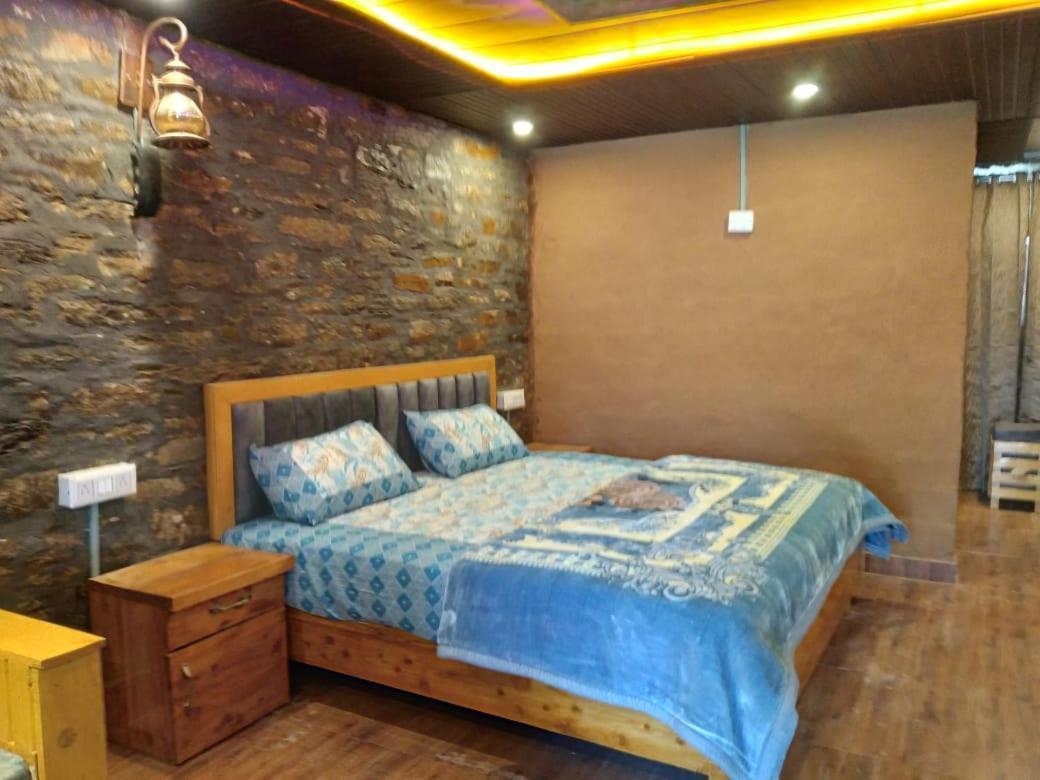 Nature Villaas Basa Homestay Pauri Esterno foto