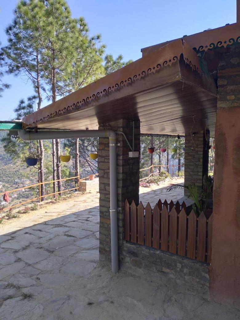 Nature Villaas Basa Homestay Pauri Esterno foto