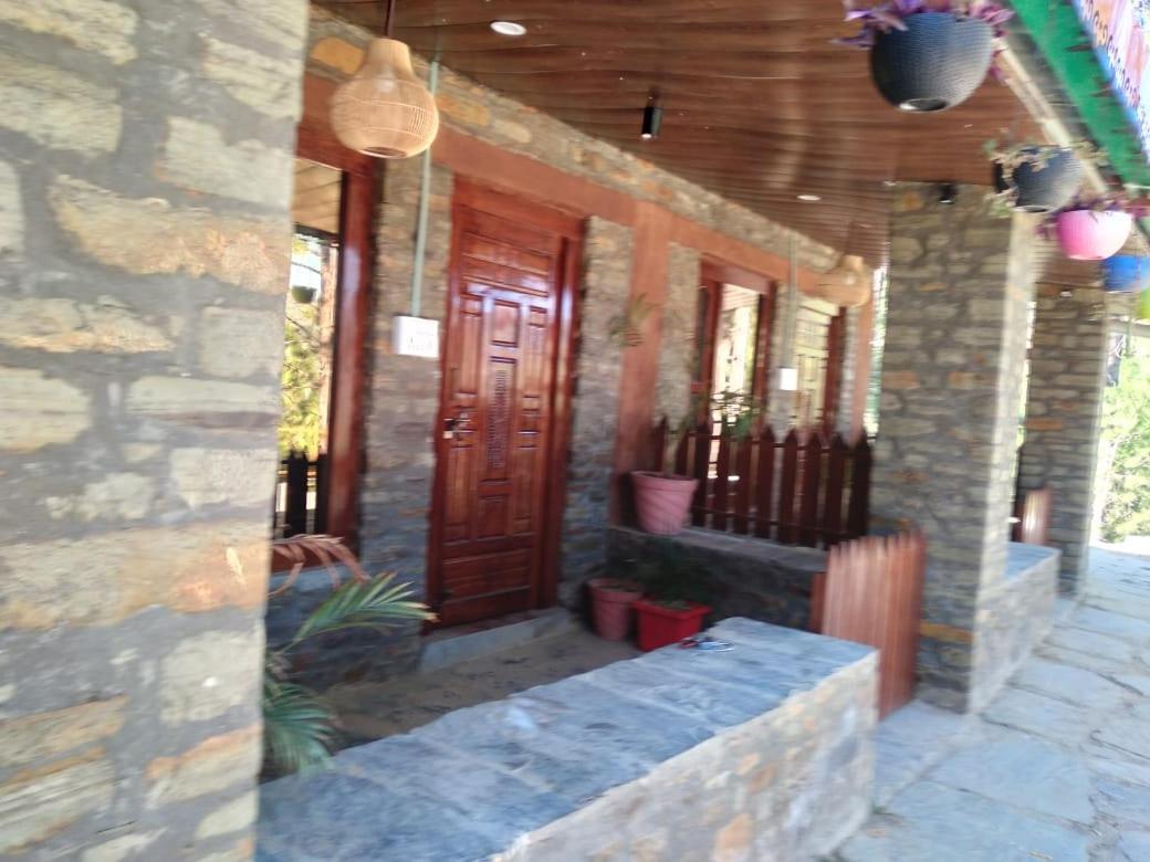 Nature Villaas Basa Homestay Pauri Esterno foto