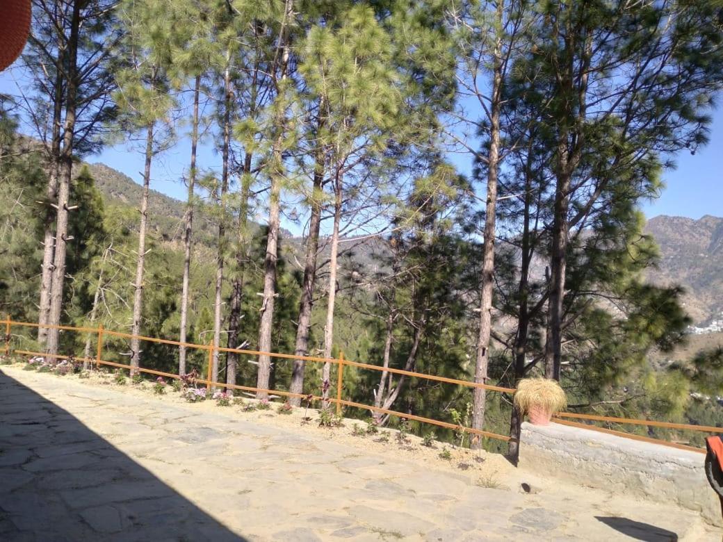 Nature Villaas Basa Homestay Pauri Esterno foto